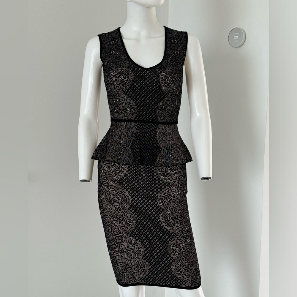 BCBG MAXAZRIA 2 pc Peplum Bandage  Skirt top set, size XXS Sleevless V neck
